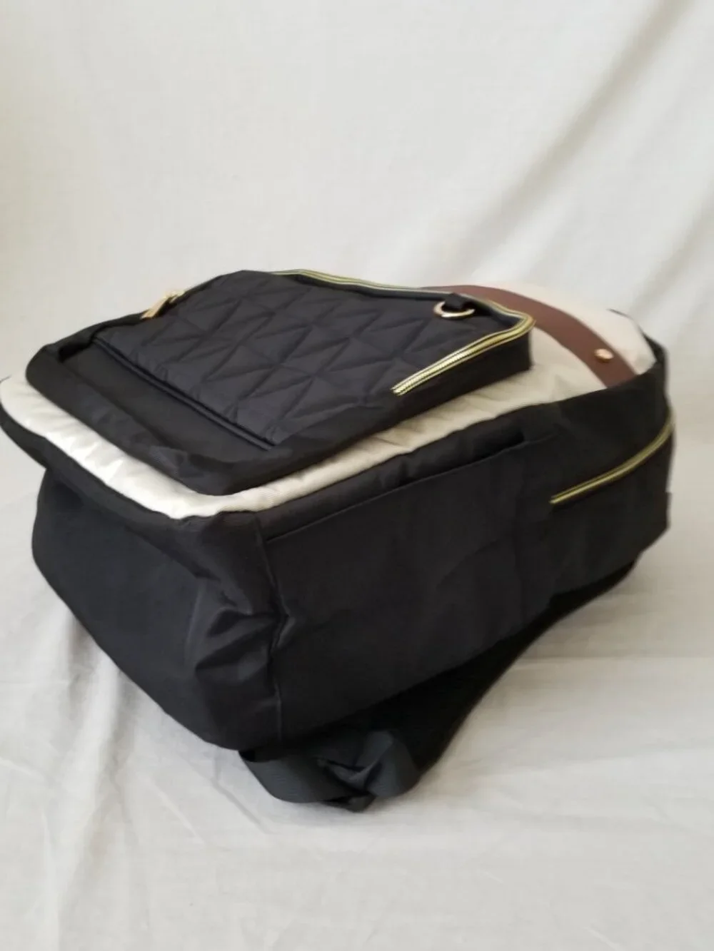 NWT! 26L Laptop Backpack w/Luggage Strap, Anti-Theft, Bottle Pockets, Gold Hdwr